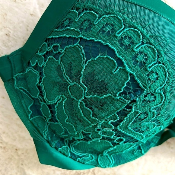 Victoria’s Secret Very Sexy Push up Pigeonnant Bra 34C Bra Green Lacey - Picture 2 of 8
